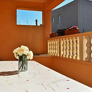  Apartment Nina